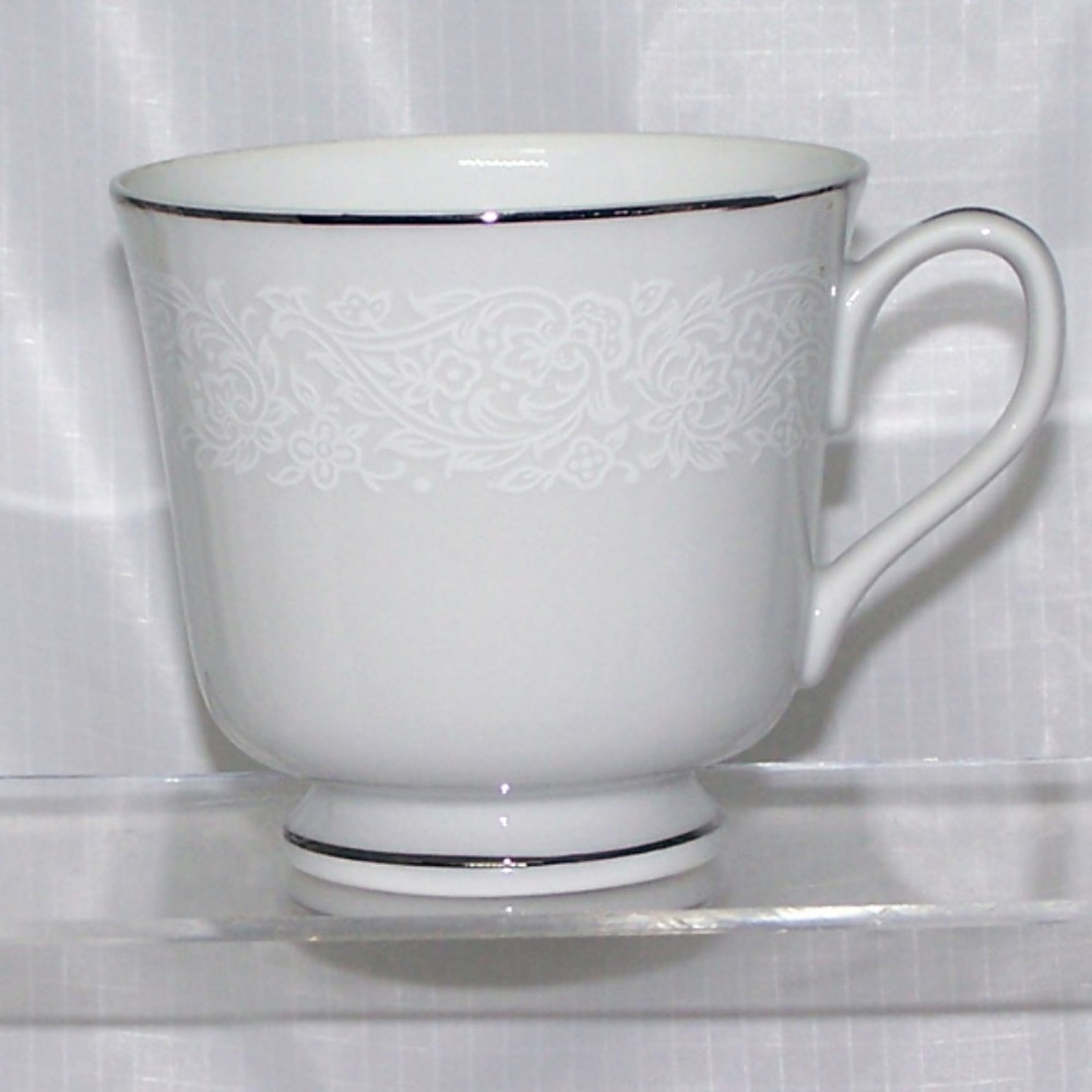 Footed Cup Monique Lace by EKCO